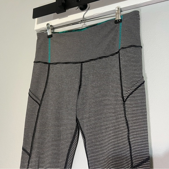 Lululemon Rebel Runner Crop Mini Pop Stripe Heathered Slate Black Size 8 - Picture 7 of 16